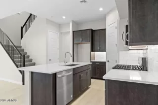 Photo #4: 6722732 Listing 