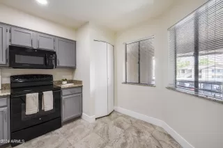 Photo #5: 6723138 Listing