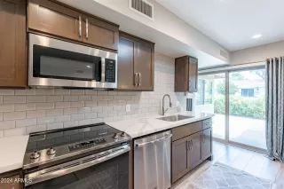 Photo #5: 6723785 Listing