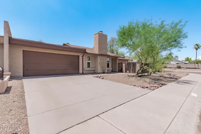 MLS: 6723909 Condo For Sale