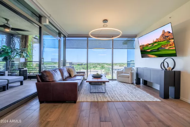 MLS: 6723931 Condo For Sale