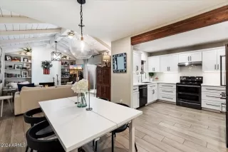 Photo #5: 6724126 Listing 