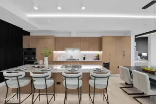 Photo #2: 6724171 Listing