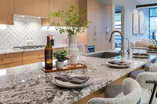 Photo #6: 6724171 Listing