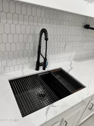 Photo #5: 6724322 Listing