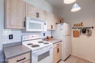 Photo #5: 6724591 Listing