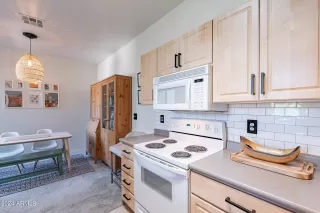 Photo #6: 6724591 Listing