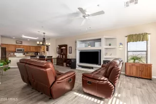 Photo #4: 6724661 Listing