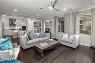 Photo #2: 6724765 Listing