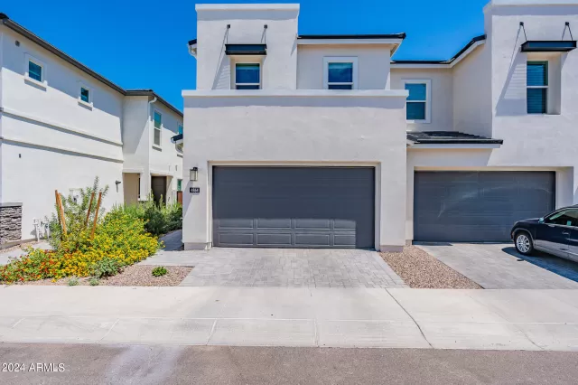 MLS: 6724825 Condo For Sale