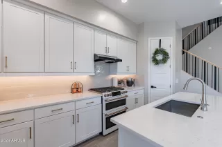 Photo #6: 6724825 Listing 