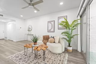 Photo #6: 6724943 Listing