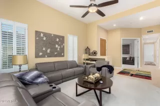 Photo #5: 6725030 Listing