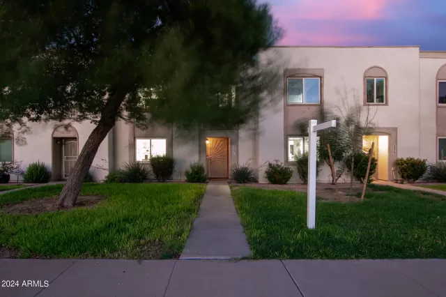 MLS: 6725035 Condo For Sale