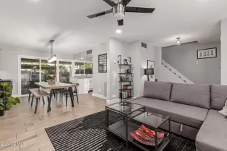 Photo #6: 6725035 Listing