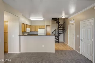 Photo #5: 6725072 Listing