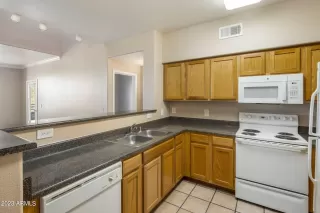 Photo #6: 6725072 Listing