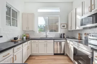 Photo #2: 6725423 Listing