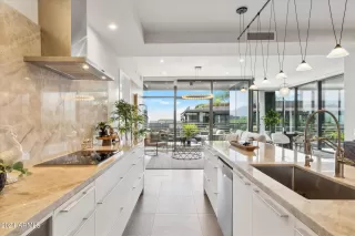 Photo #3: 6725497 Listing 