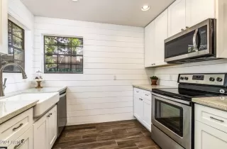 Photo #6: 6725538 Listing