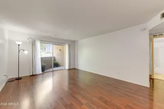 Photo #3: 6725688 Listing