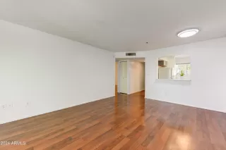 Photo #4: 6725688 Listing