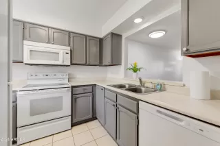 Photo #5: 6725688 Listing