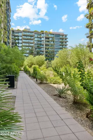 Photo #4: 6725743 Listing