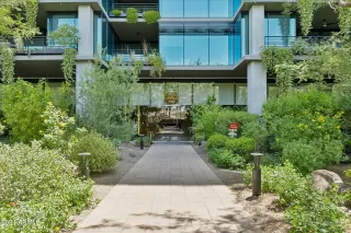 Photo #6: 6725743 Listing