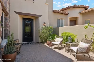 Photo #5: 6725958 Listing