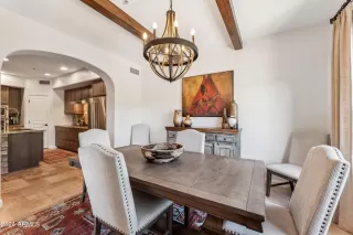 Photo #6: 6725958 Listing