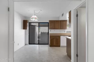 Photo #5: 6726151 Listing