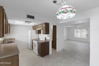 Photo #6: 6726151 Listing
