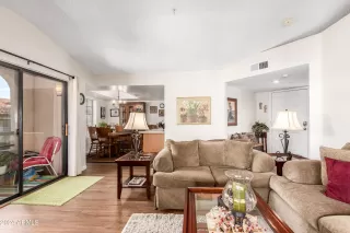Photo #4: 6726163 Listing
