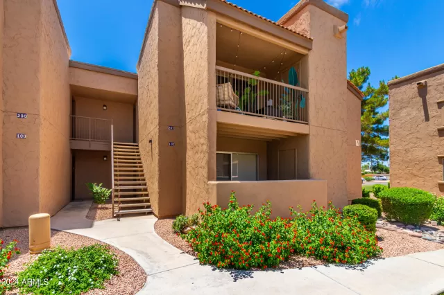 MLS: 6726251 Condo For Sale