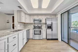 Photo #5: 6726447 Listing