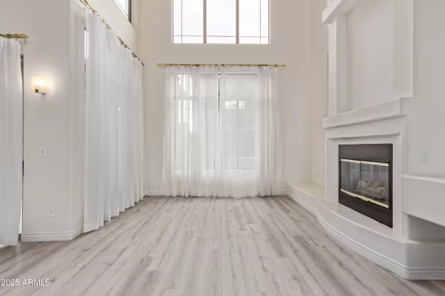 MLS: 6727148 Condo For Sale