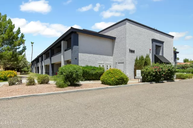 MLS: 6727517 Condo For Sale