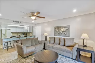 Photo #5: 6727517 Listing