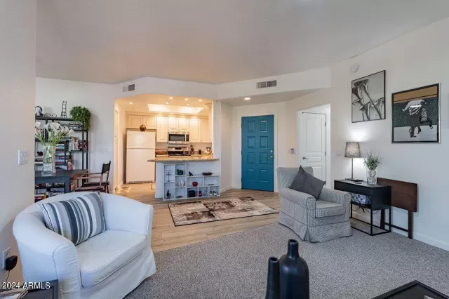 MLS: 6727953 Condo For Sale