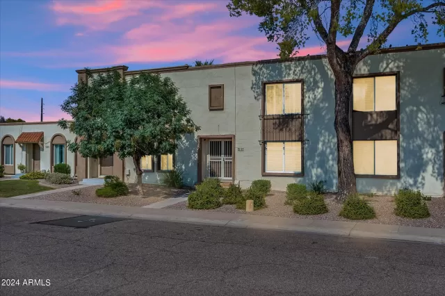 MLS: 6728001 Condo For Sale
