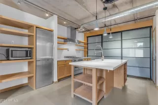 Photo #2: 6728606 Listing