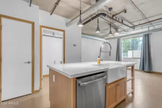 Photo #4: 6728606 Listing