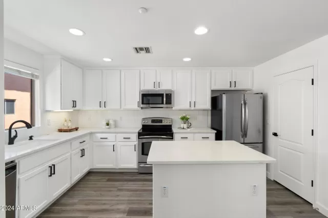 MLS: 6728634 Condo For Sale