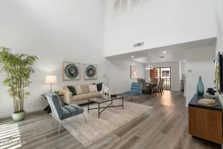 Photo #2: 6728634 Listing