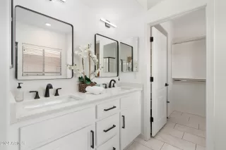 Photo #4: 6728634 Listing