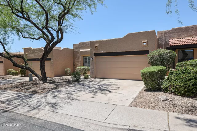 MLS: 6728887 Condo For Sale