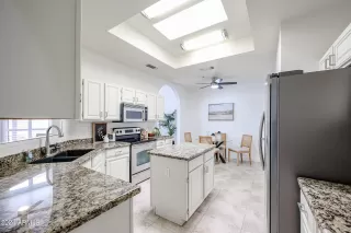 Photo #4: 6728887 Listing 