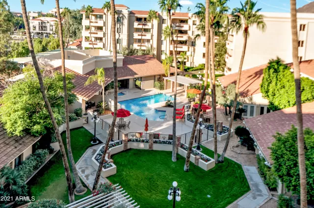 MLS: 6728954 Condo For Sale