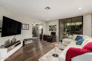 Photo #4: 6728954 Listing